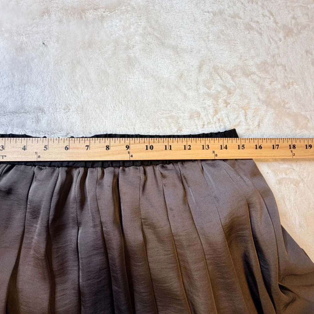 Uniqlo Satin Flare Skirt Dark Brown Pleated Dark academia,Gothic, dark Romantic‎
